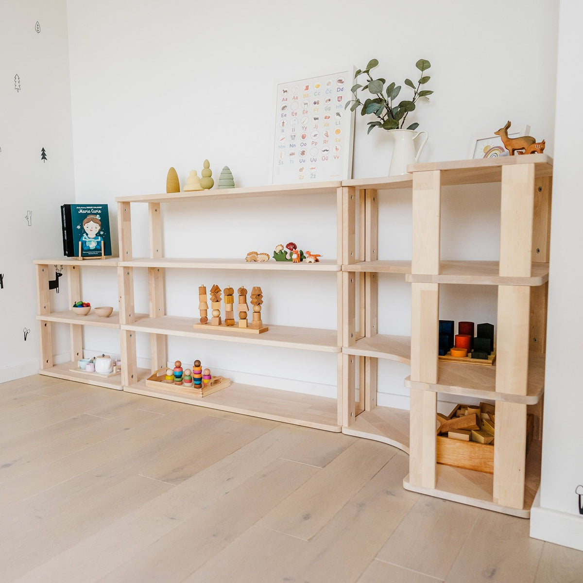 Modular Montessori Shelf Corner - 4 Shelves